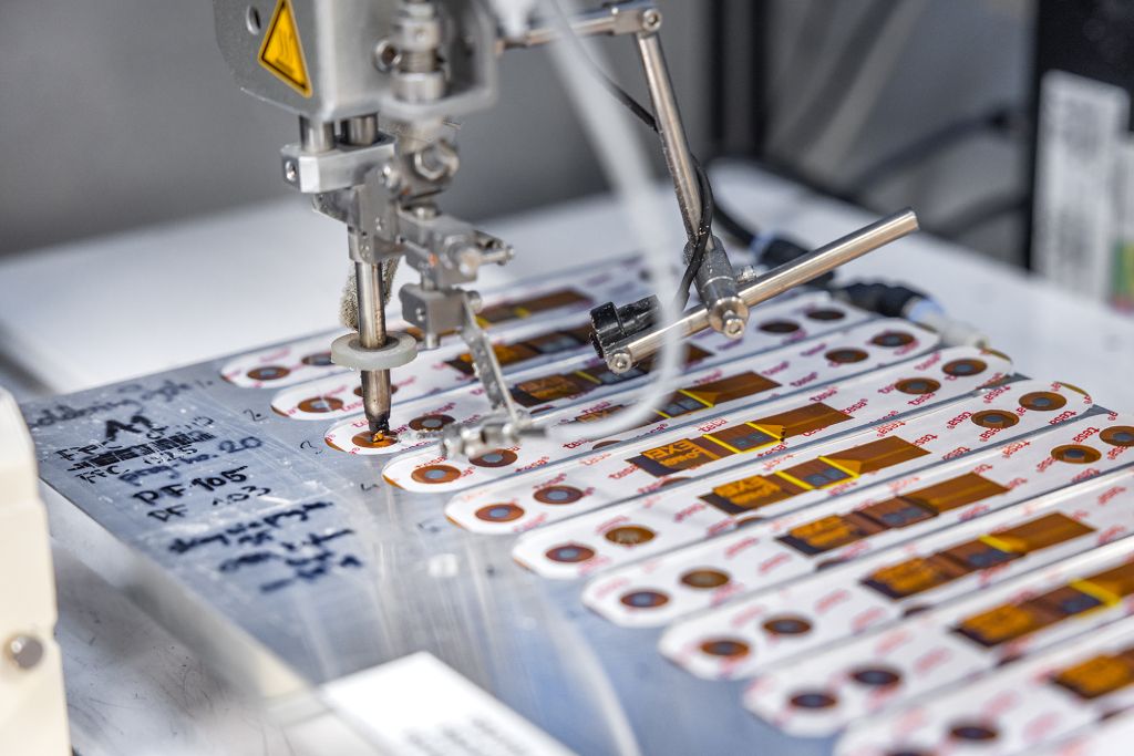 Electronic Shell Label Solar-Powered Electronic Shelf Labels - Exeger