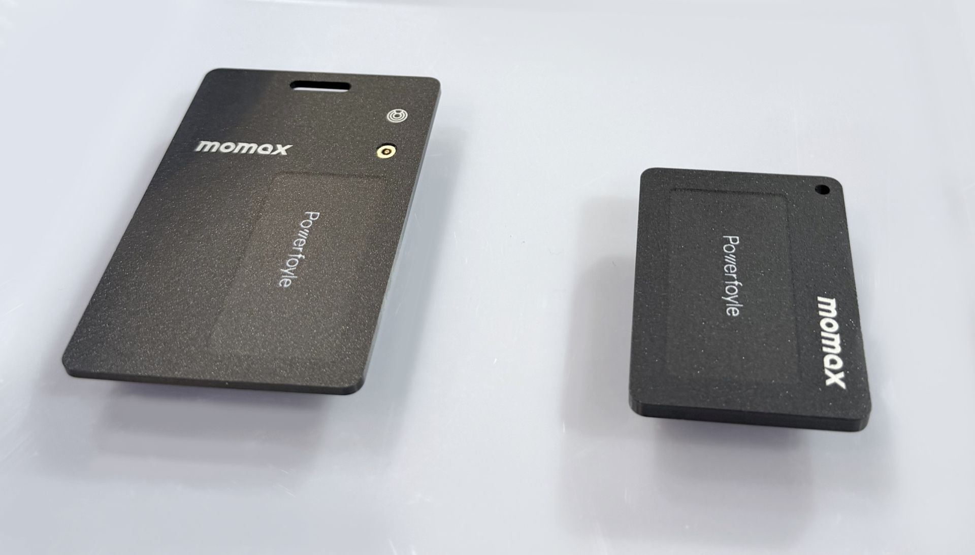 Momax and Exeger Unveil Revolutionary Self-Powered Locator